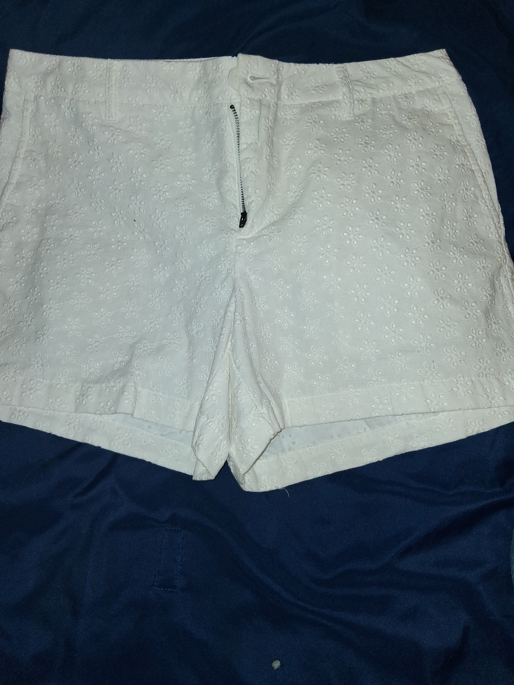Faded Glory White Eyelet Shorts with Embroidered Detail